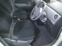 Toyota SIENTA лот № 4214 оценка 3.5  с аукциона в Японии 3