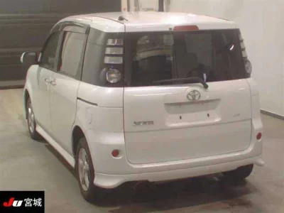 Toyota SIENTA  с аукциона в Японии