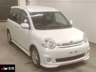 Toyota SIENTA  с аукциона в Японии