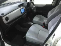 Toyota VITZ лот № 4225 оценка RA  с аукциона в Японии 2