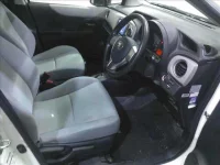 Toyota VITZ лот № 4225 оценка RA  с аукциона в Японии 3