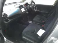 Honda FIT лот № 4228 оценка 3  с аукциона в Японии 2