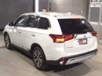 Mitsubishi OUTLANDER лот № 6589 оценка R  с аукциона в Японии 1