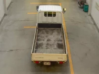 Nissan ATLAS лот № 1301 оценка 3.5  с аукциона в Японии 2