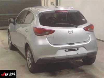 Mazda MAZDA2  с аукциона в Японии