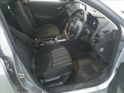 Mazda MAZDA2  с аукциона в Японии