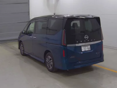 Nissan SERENA  с аукциона в Японии