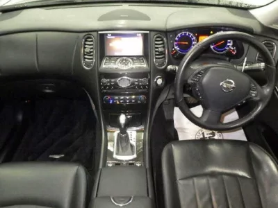 Nissan SKYLINE CROSSOVER