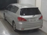 Toyota IPSUM лот № 3045 оценка 3  с аукциона в Японии 1