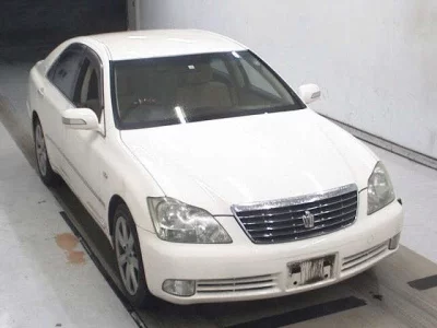 Toyota CROWN  с аукциона в Японии