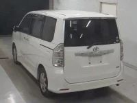 Toyota VOXY лот № 3048 оценка 3.5  с аукциона в Японии 1