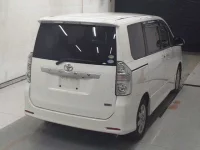 Toyota VOXY лот № 3048 оценка 3.5  с аукциона в Японии 4