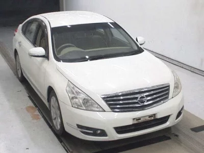 Nissan TEANA