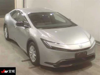 Toyota PRIUS  с аукциона в Японии