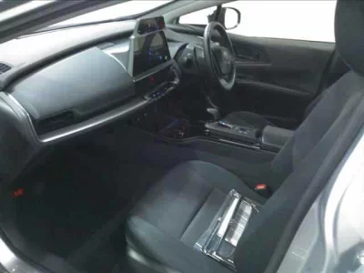 Toyota PRIUS  с аукциона в Японии