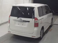 Toyota NOAH лот № 3051 оценка R  с аукциона в Японии 4