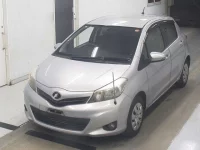 Toyota VITZ лот № 3052 оценка R  с аукциона в Японии 3