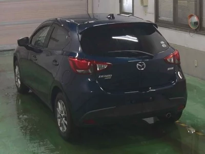 Mazda DEMIO  с аукциона в Японии