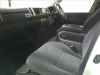 Toyota HIACE лот № 2080 оценка 3.5  с аукциона в Японии 2