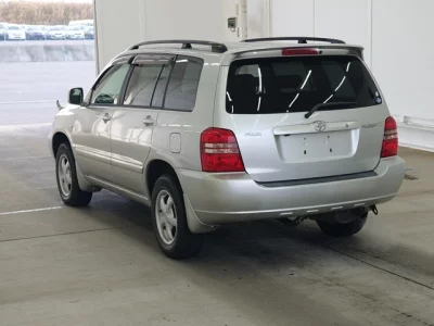 Toyota KLUGER  с аукциона в Японии