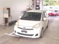 Toyota RACTIS лот № 240 оценка 3.5  с аукциона в Японии 3