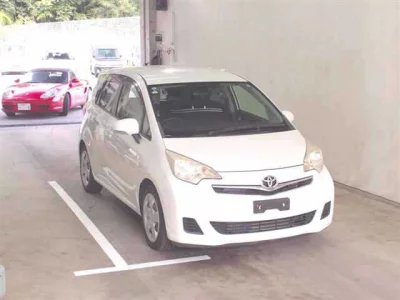 Toyota RACTIS  с аукциона в Японии