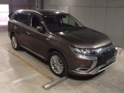Mitsubishi OUTLANDER PHEV  с аукциона в Японии