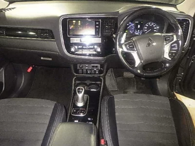 Mitsubishi OUTLANDER PHEV  с аукциона в Японии