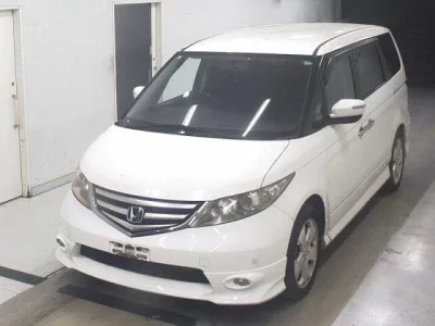 Honda ELYSION  с аукциона в Японии