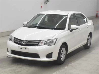 Toyota COROLLA AXIO  с аукциона в Японии