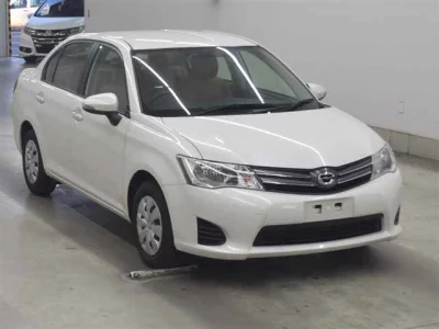 Toyota COROLLA AXIO  с аукциона в Японии