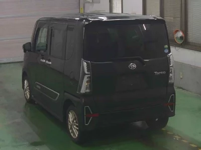 Daihatsu TANTO  с аукциона в Японии