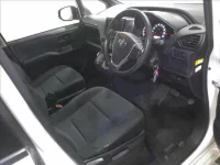 Toyota NOAH лот № 2099 оценка 3  с аукциона в Японии 3