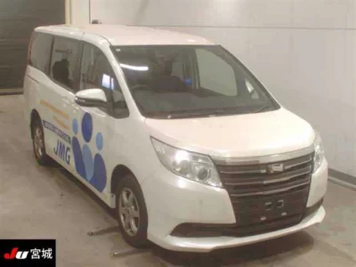 Toyota NOAH  с аукциона в Японии