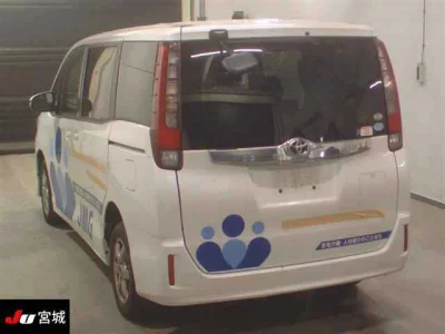 Toyota NOAH  с аукциона в Японии