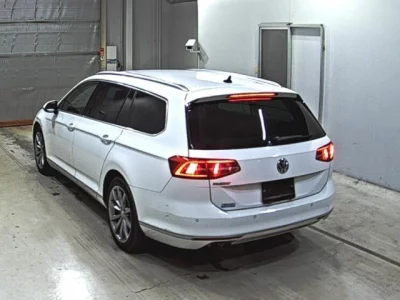 Volkswagen PASSAT VARIANT  с аукциона в Японии