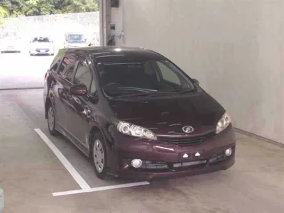 Toyota WISH  с аукциона в Японии