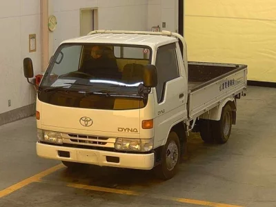 Toyota DYNA  с аукциона в Японии