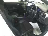 Toyota C-HR лот № 2056 оценка R  с аукциона в Японии 3