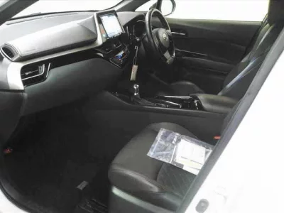 Toyota C-HR  с аукциона в Японии