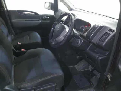 Nissan SERENA  с аукциона в Японии