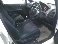 Honda FIT лот № 4304 оценка 3  с аукциона в Японии 3