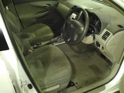Toyota COROLLA AXIO  с аукциона в Японии