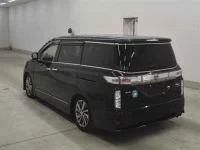 Nissan ELGRAND лот № 70232 оценка 3.5  с аукциона в Японии 1