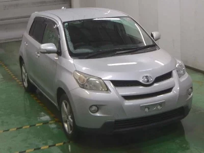 Toyota IST  с аукциона в Японии