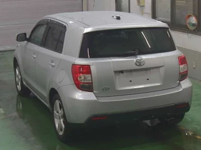 Toyota IST  с аукциона в Японии