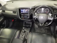 Mitsubishi OUTLANDER лот № 3118 оценка R  с аукциона в Японии 2