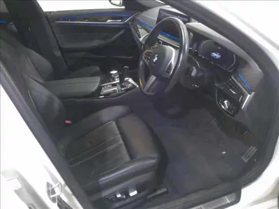 BMW 5-Series  с аукциона в Японии