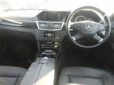 Mercedes-Benz E CLASS  с аукциона в Японии