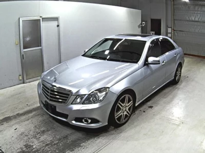 Mercedes-Benz E CLASS  с аукциона в Японии